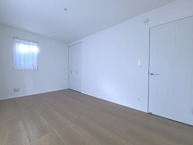 大容量クローゼット付き！家族の成長と共に増える荷物もスッキリ収納。 