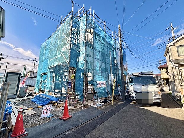 セカンドカーや来客時にも便利なカースペース2台分ございます。 