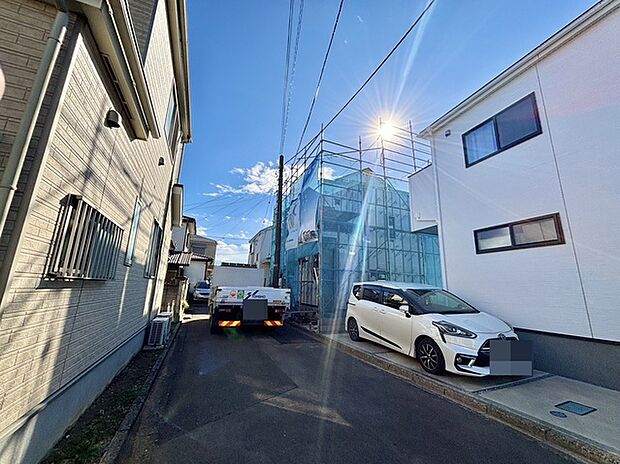 前面道路は通り抜けができないため、交通量が少なく静かな住環境です。 