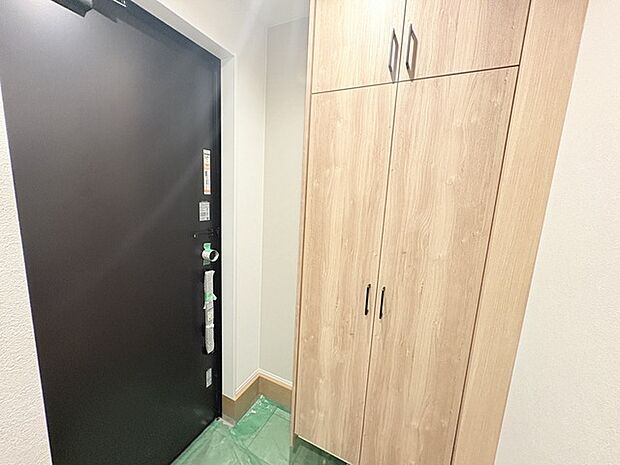 お客様をお迎えする玄関、お家の出入りもスムーズに行えます。