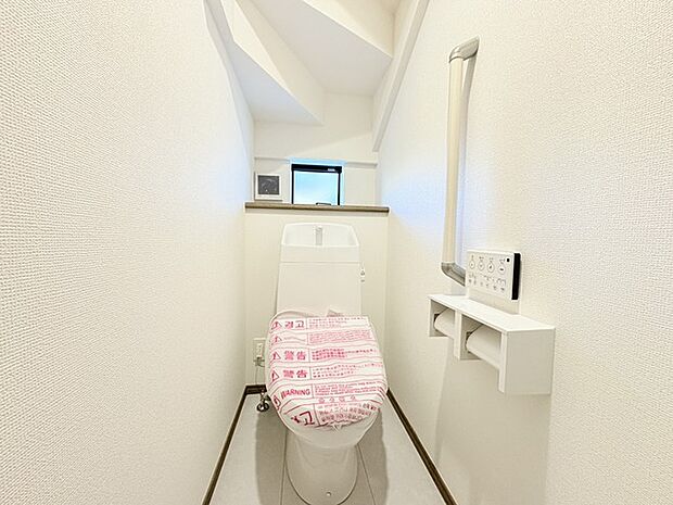 1.2階にそれぞれトレイがございます。朝の混雑時に分散して利用できるほか、ゲスト用としても使い分けることもできます。