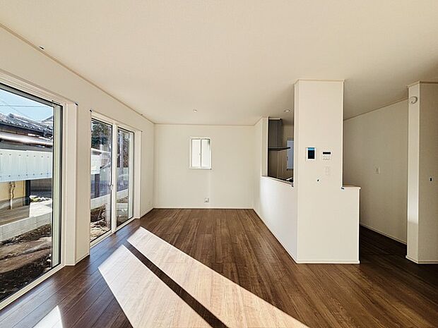 夕食の時間。家族、友人、両親、親戚との会話がより料理を美味しくしてくれる。あっという間に時間が過ぎてしまう居心地の良さは、普段はほっとする空間としてここにあります。 