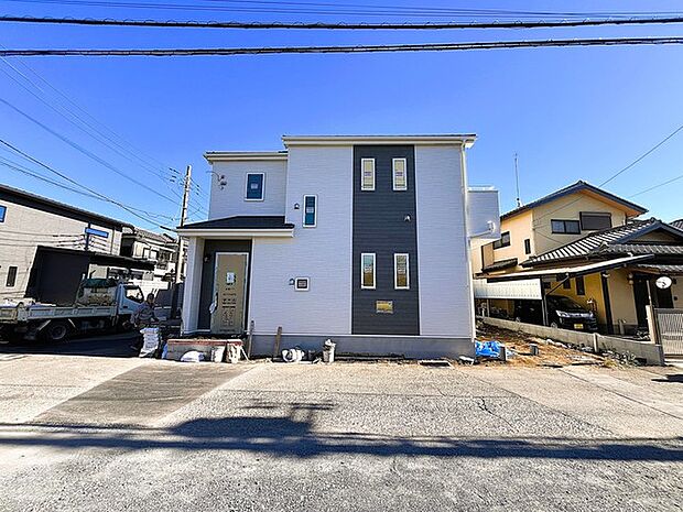 角地に面しております。風通りや周辺環境など実際に現地にてご確認ください。 