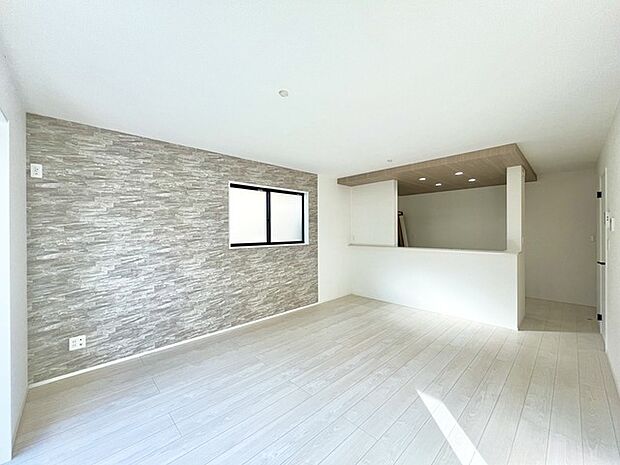 夕食の時間。家族、友人、両親、親戚との会話がより料理を美味しくしてくれる。あっという間に時間が過ぎてしまう居心地の良さは、普段はほっとする空間としてここにあります。