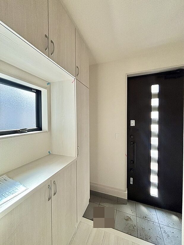 お客様をお迎えする玄関、お家の出入りもスムーズに行えます。