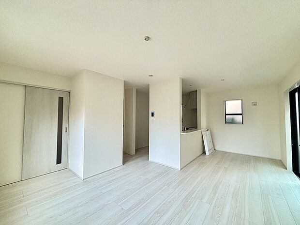 夕食の時間。家族、友人、両親、親戚との会話がより料理を美味しくしてくれる。あっという間に時間が過ぎてしまう居心地の良さは、普段はほっとする空間としてここにあります。