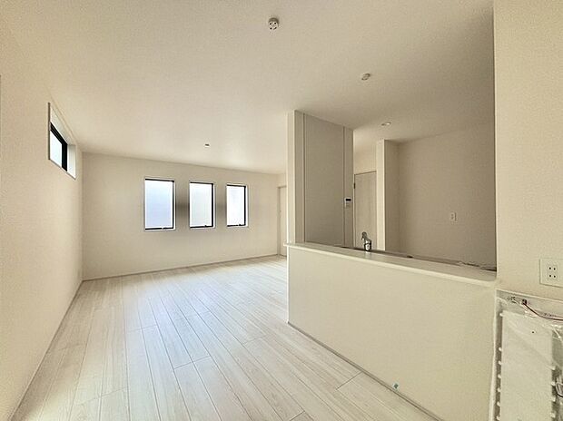 リビングは家具の配置も思いのまま。自由度が高い設計です。