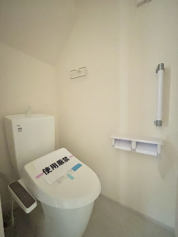 1.2階にそれぞれトレイがございます。朝の混雑時に分散して利用できるほか、ゲスト用としても使い分けることもできます。 