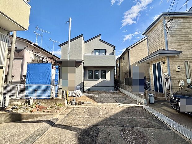 前面道路は通り抜けができないため、交通量が少なく静かな住環境です。