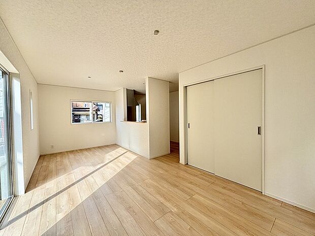 夕食の時間。家族、友人、両親、親戚との会話がより料理を美味しくしてくれる。あっという間に時間が過ぎてしまう居心地の良さは、普段はほっとする空間としてここにあります。 