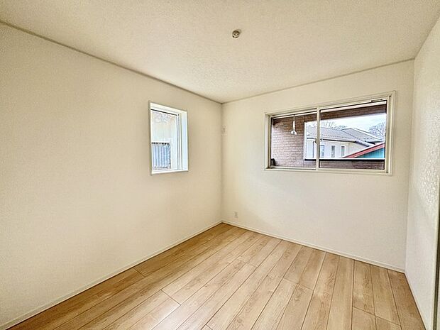 2面採光を確保した明るい室内は、爽やかな風を感じる居心地の良い空間です。 