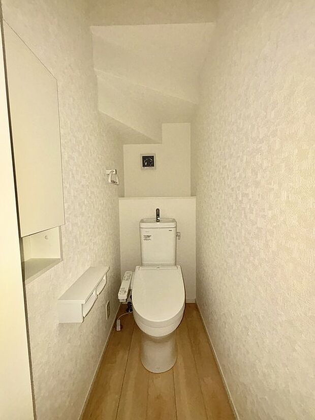 1.2階にそれぞれトレイがございます。朝の混雑時に分散して利用できるほか、ゲスト用としても使い分けることもできます。