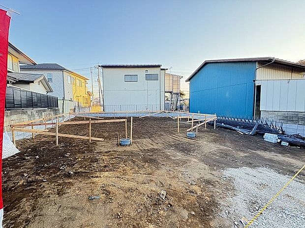 車を3台置いてもゆとりがあり、自転車等もたくさん置けます。