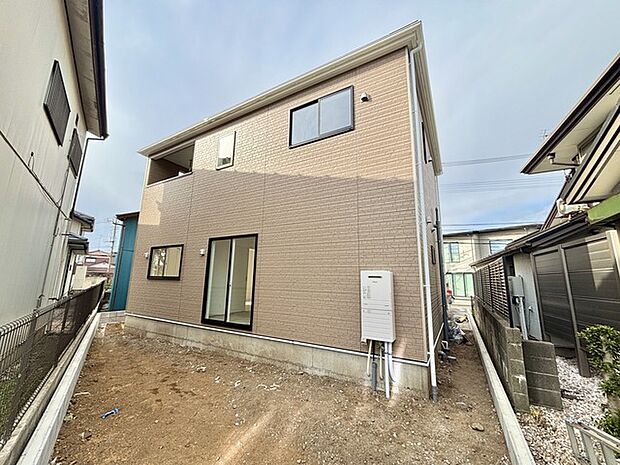 南側は写真のように開けています。