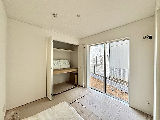 和室があるとやはりどこか心落ち着いてしまいます。客間としてもちょうど良い約4.5帖。 