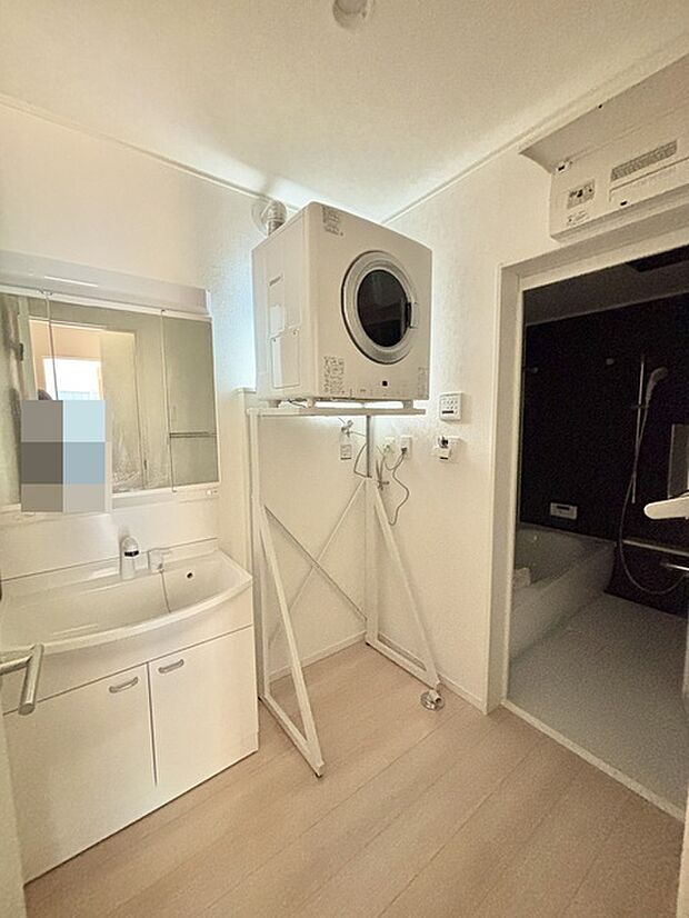 ゆとりの洗面スペースで朝の身支度もスムーズに行えます。 