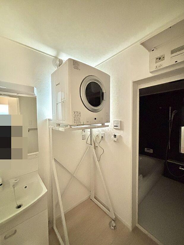 嬉しいガス衣類乾燥機付きです。