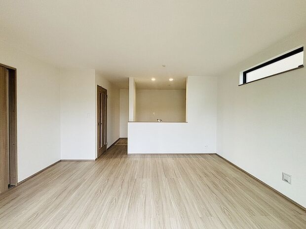 リビングは家具の配置も思いのまま。自由度が高い設計です。 