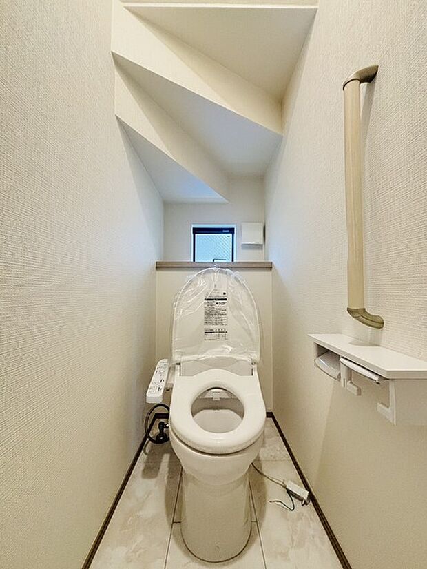 1.2階にそれぞれトレイがございます。朝の混雑時に分散して利用できるほか、ゲスト用としても使い分けることもできます。