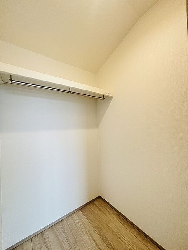 大容量クローゼット付き！家族の成長と共に増える荷物もスッキリ収納。 