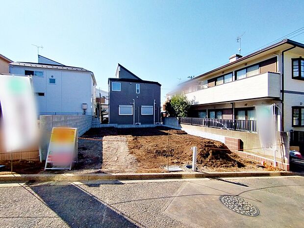 セカンドカーや来客時にも便利なカースペース2台分ございます。 