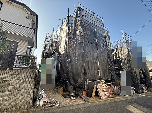 セカンドカーや来客時にも便利なカースペース2台分ございます。