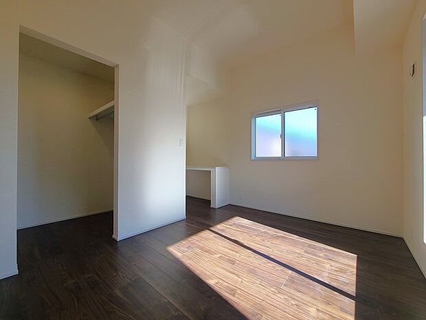 収納豊富な間取りで家の中がスッキリ片付きそうです。 