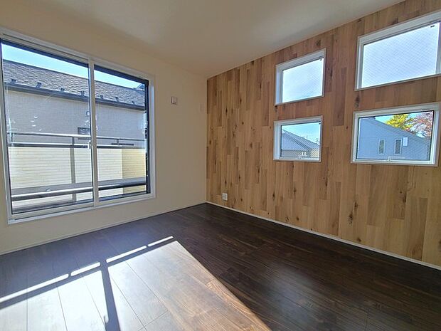 2面採光を確保した明るい室内は、爽やかな風を感じる居心地の良い空間です。