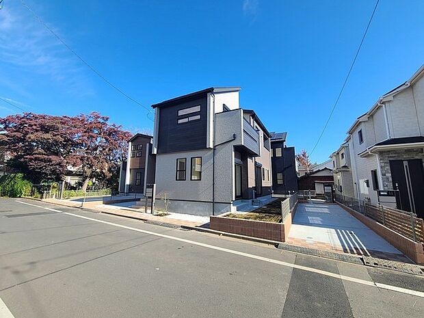 五感で感じる、現地でしかわからない事も沢山ございます。周辺環境なども一緒にご案内いたしますのでお気軽にお問合せください。 