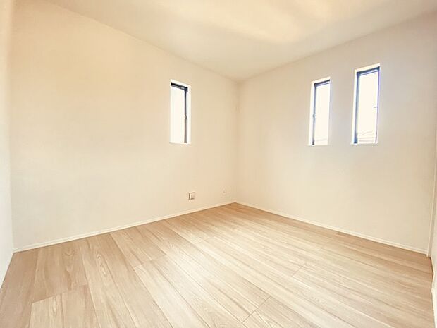 2面採光を確保した明るい室内は、爽やかな風を感じる居心地の良い空間です。