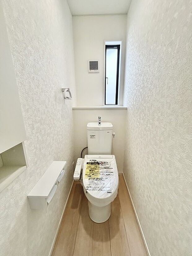 1.2階にそれぞれトレイがございます。朝の混雑時に分散して利用できるほか、ゲスト用としても使い分けることもできます。