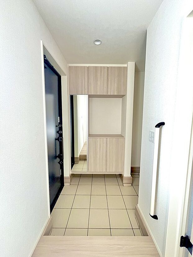 お客様をお迎えする玄関、お家の出入りもスムーズに行えます。