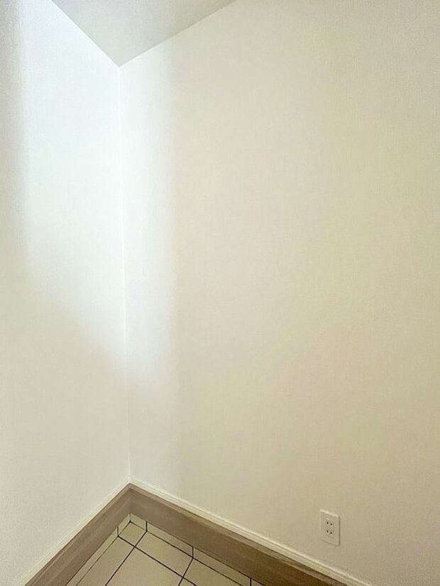 土間収納付きでベビーカーやゴルフバック、お子様のおもちゃもスッキリ収納できます。