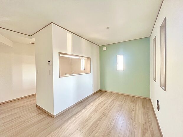 家族が一番集まる場所だから広々としつつも素敵な空間であって欲しい。皆がくつろぐリビングからキッチンまでが一つに繋がる空間。 