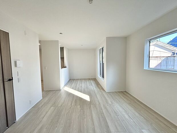 リビングは家具の配置も思いのまま。自由度が高い設計です。 