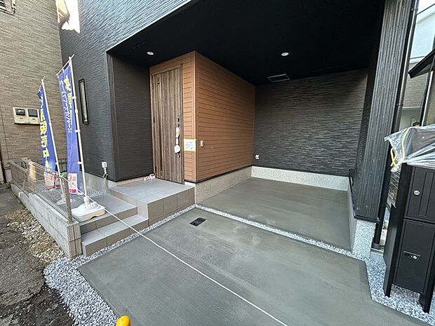 カースペースは1台駐車できます。車庫の出し入れのしやすさなど、実際に現地にてご確認ください。 