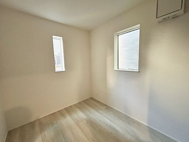 2面採光を確保した明るい室内は、爽やかな風を感じる居心地の良い空間です。