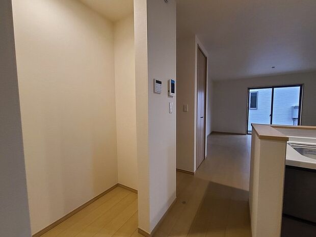 キッチン横にパントリー付き