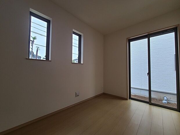 2面採光を確保した明るい室内は、爽やかな風を感じる居心地の良い空間です。