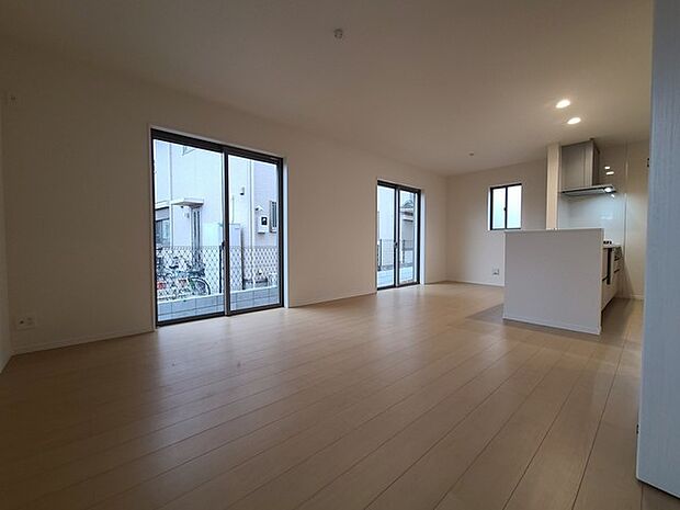 リビングは家具の配置も思いのまま。自由度が高い設計です。 