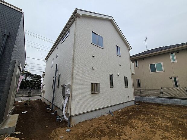 五感で感じる、現地でしかわからない事も沢山ございます。周辺環境なども一緒にご案内いたしますのでお気軽にお問合せください。 