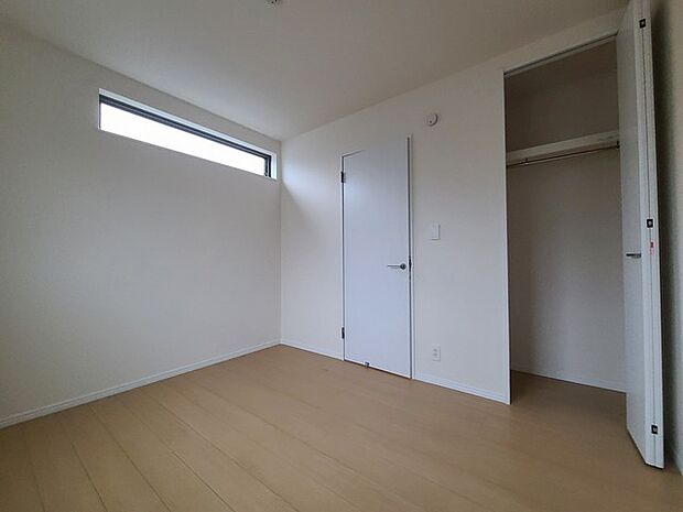 大容量クローゼット付き！家族の成長と共に増える荷物もスッキリ収納。 