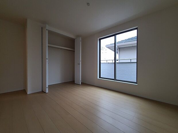 大容量クローゼット付き！家族の成長と共に増える荷物もスッキリ収納。 