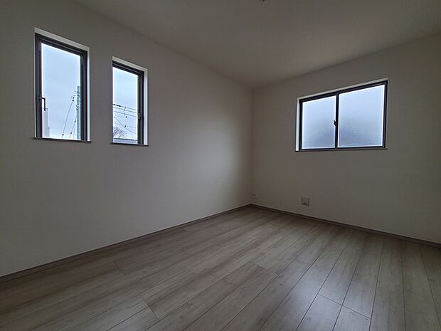 2面採光を確保した明るい室内は、爽やかな風を感じる居心地の良い空間です。 