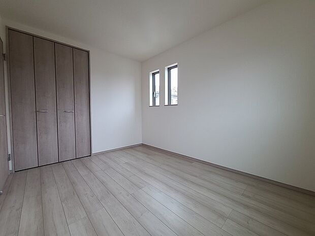 大容量クローゼット付き!家族の成長と共に増える荷物もスッキリ収納。