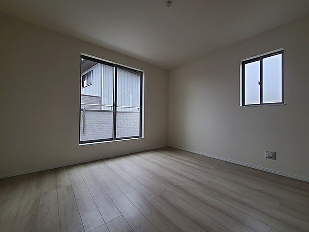 2面採光を確保した明るい室内は、爽やかな風を感じる居心地の良い空間です。