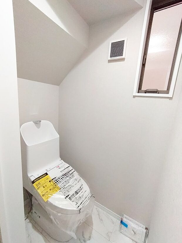 1.2階にそれぞれトレイがございます。朝の混雑時に分散して利用できるほか、ゲスト用としても使い分けることもできます。