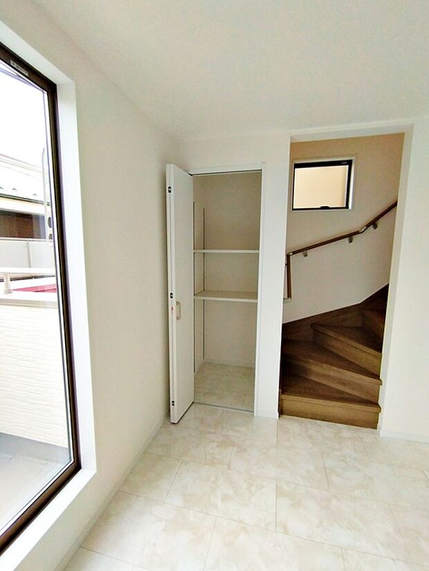 収納豊富な間取りで家の中がスッキリ片付きそうです。