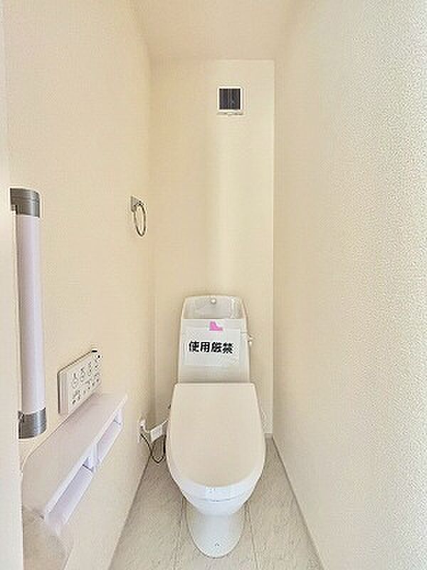 1.2階にそれぞれトレイがございます。朝の混雑時に分散して利用できるほか、ゲスト用としても使い分けることもできます。