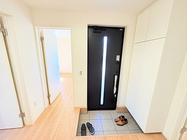 お客様をお迎えする玄関、お家の出入りもスムーズに行えます。